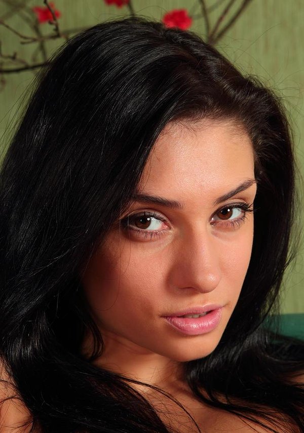 Фаина, 27