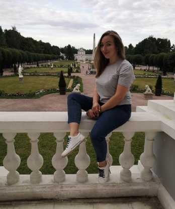 Еленка, 27